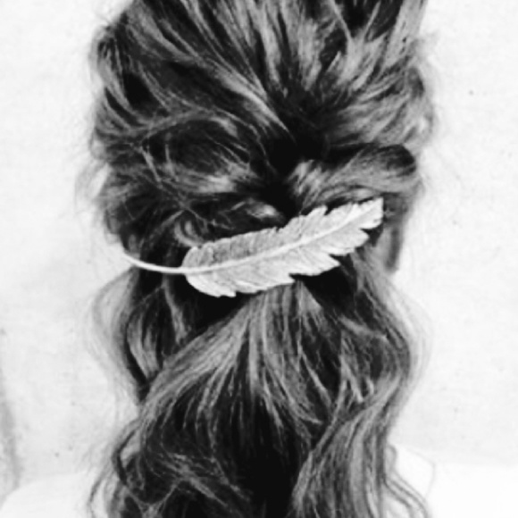 1LEFT| π3/$22π Silver Feather Hair Clip - Picture 4 of 7